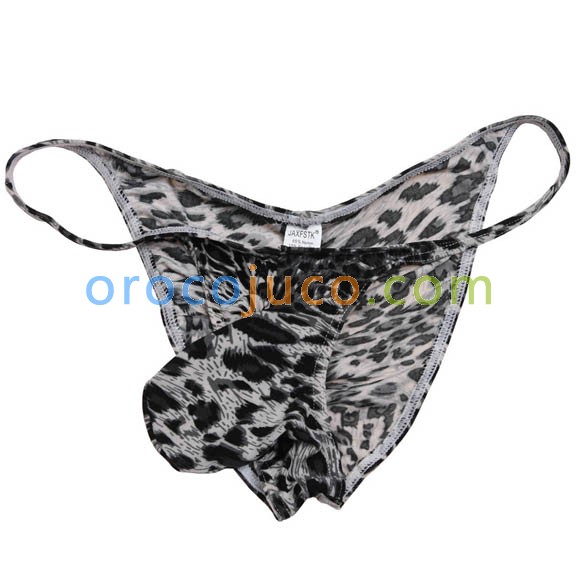 Leopard posant des slips de bikini sous vêtements pour hommes